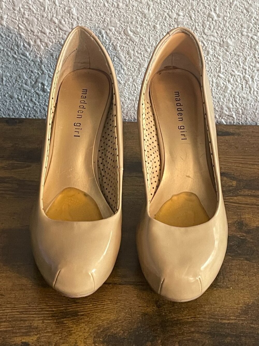 Madden Girl Tan Heels – Classic Neutral – Size 9 (Visible Wear)